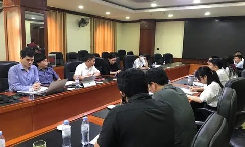 Tạm đình chỉ công tác giáo viên chủ nhiệm lớp có nữ sinh tự tử tại Trường chuyên Đại học Vinh
