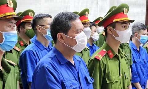 Xét xử cựu Chủ tịch Ủy ban nhân dân thành phố Hạ Long tham ô, nhận hối lộ