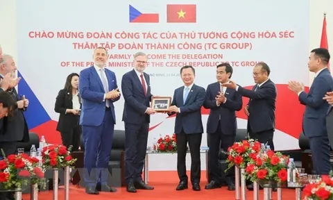 Thủ tướng Séc thăm Dự án nhà máy sản xuất ôtô Škoda tại Quảng Ninh