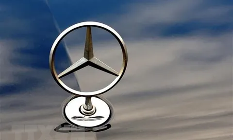 Đức: Nổ súng tại nhà máy Mercedes khiến 2 người thương vong