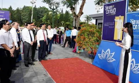 Khai mạc Triển lãm chuyên đề "Hồ Chí Minh - Chân dung một con người"