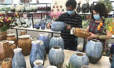Tháng 4/2023, xuất khẩu gốm sứ mỹ nghệ tăng nhẹ trở lại sau 3 tháng giảm liên tiếp