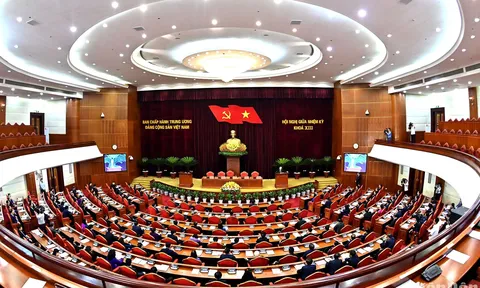 Bế mạc Hội nghị Trung ương giữa nhiệm kỳ khóa XIII