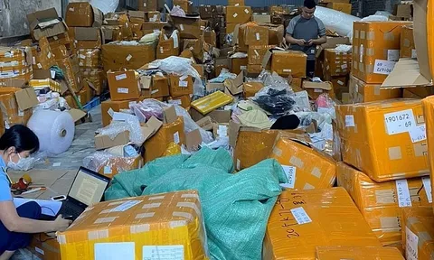 Quản lý thị trường Hà Nội: Triệt phá kho hàng lậu hơn 1 tỷ đồng