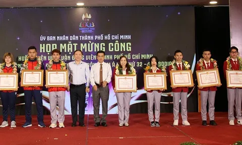 Mừng công huấn luyện viên, vận động viên đạt thành tích xuất sắc tại SEA Games 32