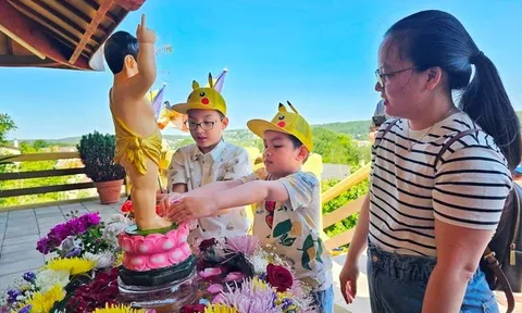 Trang trọng mừng lễ Phật đản cùng bà con kiều bào tại Pháp