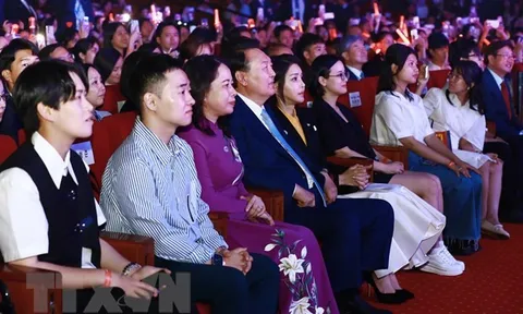 Tổng thống Hàn Quốc dự Đêm nhạc Giao lưu Văn hóa Hàn Quốc-Việt Nam