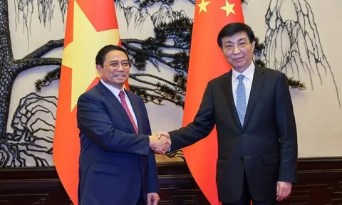 Thủ tướng Chính phủ Phạm Minh Chính hội kiến Chủ tịch Chính hiệp toàn quốc Trung Quốc Vương Hộ Ninh