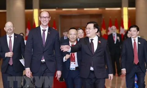 Chủ tịch Hội đồng Quốc gia Thụy Sĩ kết thúc chuyến thăm Việt Nam