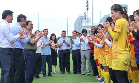 Thủ tướng chúc các nữ cầu thủ dự World Cup "thi đấu hết mình, chinh phục đỉnh cao"