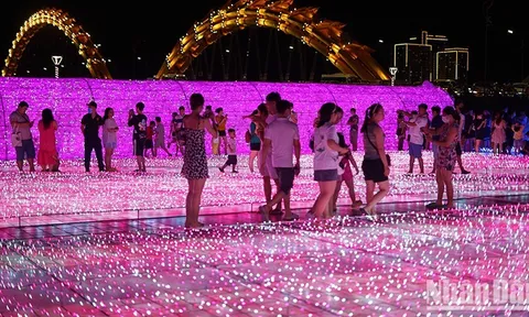 Đà Nẵng: 500.000 đèn led tạo thành không gian ánh sáng nghệ thuật