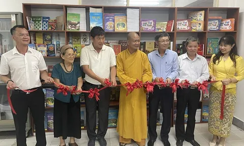 Mở lớp dạy tiếng Việt miễn phí tại thủ đô Vientiane