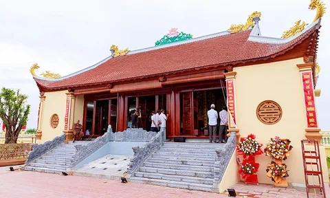 Cung rước thần tượng và khánh trạch nhà lưu niệm Đại danh y Đào Công Chính