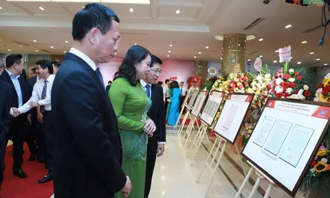 Cục Báo chí đón nhận Huân chương Lao động hạng Nhì