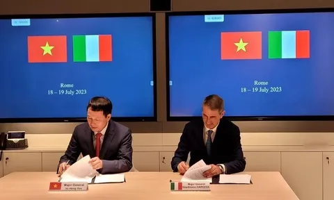 Việt Nam-Italia đàm phán dự thảo Hiệp định cùng bảo vệ và trao đổi tin mật