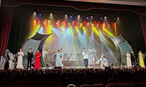 Chương trình nghệ thuật “Màu hoa đỏ”: Tái hiện những ký ức hào hùng về một “thời hoa lửa”