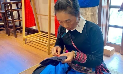 Nghệ thuật thêu ghép vải của người H’Mông trắng