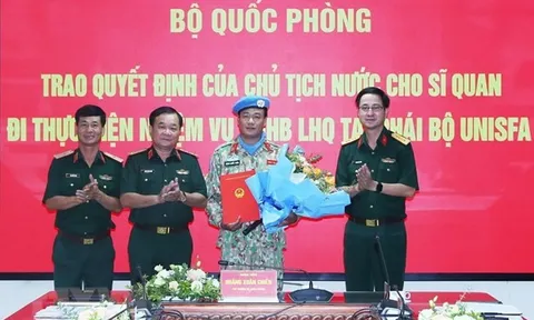 Trao quyết định cho sỹ quan làm nhiệm vụ gìn giữ hòa bình tại Abyei