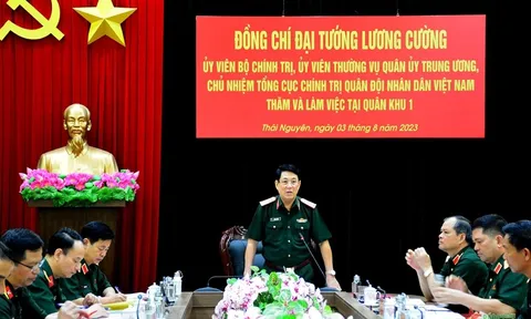 Đại tướng Lương Cường làm việc với Ban Thường vụ Đảng ủy Quân khu 1