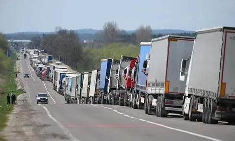 Ba Lan cảnh báo đóng cửa biên giới đối với nông sản Ukraine