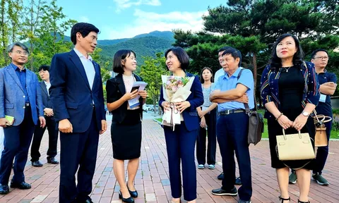 Đoàn đại biểu Hội hữu nghị Việt Nam - Hàn Quốc TP. Hà Nội thăm hữu nghị Hàn Quốc