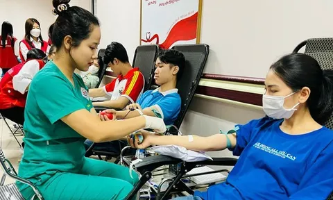 Thiếu túi đựng, phong trào không thể tiếp nhận máu hiến