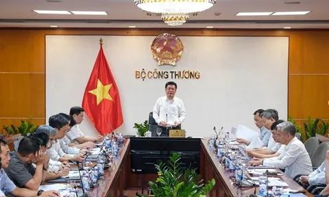 'Không để thiếu điện, than, xăng dầu, khí trong mọi tình huống'