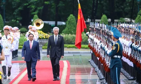 Thủ tướng Phạm Minh Chính chủ trì lễ đón Thủ tướng Singapore Lý Hiển Long
