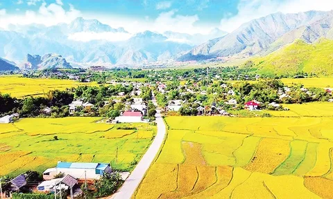 Về Than Uyên vui mùa hội