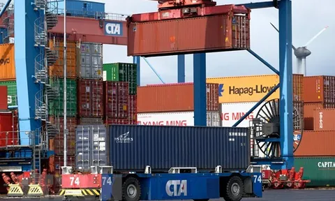 Chính phủ Đức thắt chặt ngân sách năm 2024 để giảm gánh nặng nợ