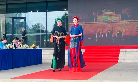 600 phụ nữ mặc áo dài diễu hành trong Lễ hội Áo dài Du lịch 2023