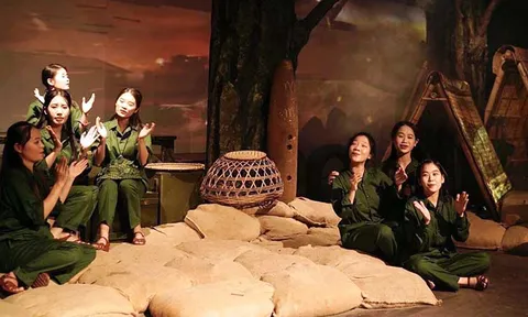 Vở diễn "Huyền thoại tuổi thanh xuân": Hãy sống một cuộc đời đáng sống