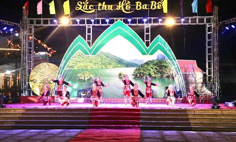 Khai mạc chương trình “Sắc thu hồ Ba Bể”
