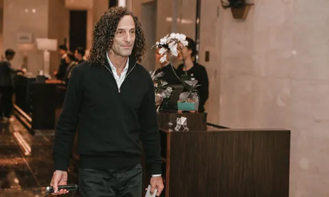 Nghệ sĩ Kenny G đến Hà Nội, sẵn sàng cho đêm diễn tối 14/11