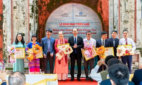 Triển lãm "Khám phá Quần thể điện Phụng Tiên" tại Cố đô Huế