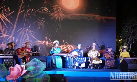 Khai mạc Liên hoan Đờn ca tài tử Nam Bộ thành phố Hồ Chí Minh giải “Hoa sen vàng” lần thứ VI