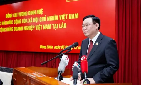 "Việt Nam-Lào cần tạo đột phá trong hợp tác kinh tế, thương mại, đầu tư"
