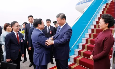 Tổng Bí thư, Chủ tịch nước Trung Quốc đến Hà Nội, bắt đầu chuyến thăm Việt Nam