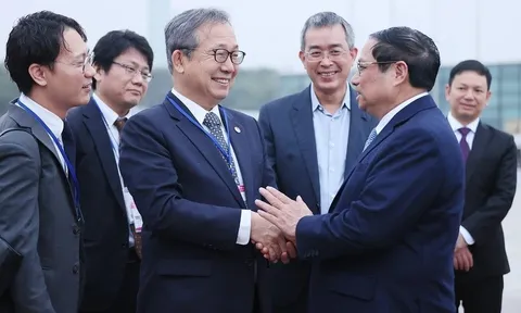 Thủ tướng lên đường dự Hội nghị Cấp cao kỷ niệm 50 năm quan hệ ASEAN-Nhật Bản