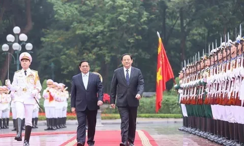 Thủ tướng Phạm Minh Chính chủ trì Lễ đón Thủ tướng Lào thăm chính thức Việt Nam