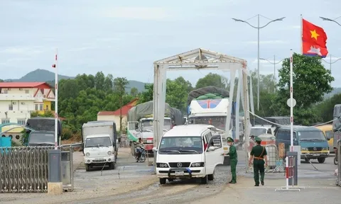 Thu hút phát triển hạ tầng thương mại biên giới và logistics