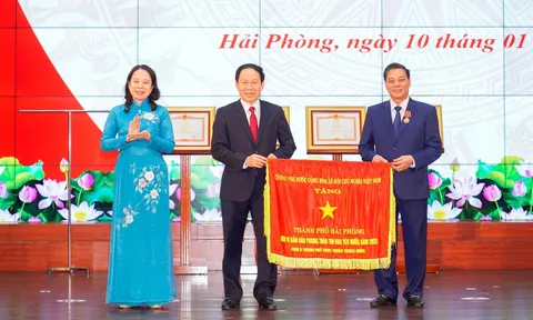 Phó Chủ tịch nước Võ Thị Ánh Xuân trao thưởng cấp Nhà nước tại Hải Phòng