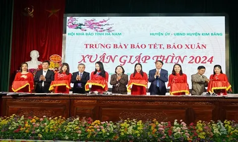 Hội Nhà báo tỉnh Hà Nam khai mạc trưng bày báo Tết, báo Xuân Giáp Thìn