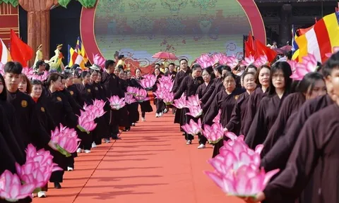 Phó chủ tịch nước Võ Thị Ánh Xuân dự lễ khai hội chùa Tam Chúc