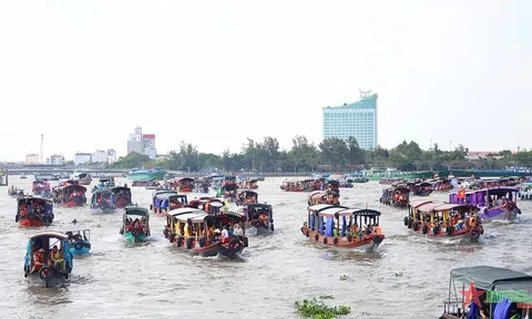 Độc đáo Lễ hội Cầu an trên sông Cần Thơ