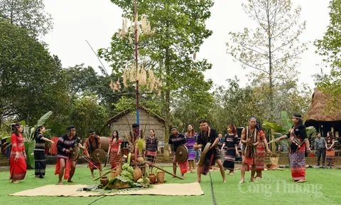 Trải nghiệm "Sắc màu văn hóa truyền thống của dân tộc S’tiêng" giữa Thủ đô