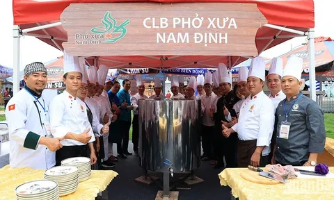 Thưởng thức 2.500 bát phở từ nồi phở khổng lồ