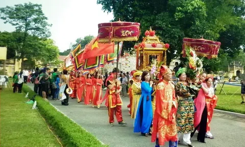 Nét độc đáo ở lễ hội làng cổ Bát Tràng