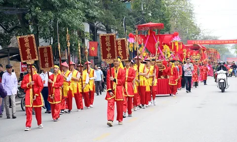 Lễ hội đền Hạ, đền Thượng, đền Ỷ La thu hút du khách tham dự