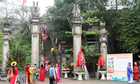 Lễ hội Cầu phúc-Đền Độc Cước ở Sầm Sơn